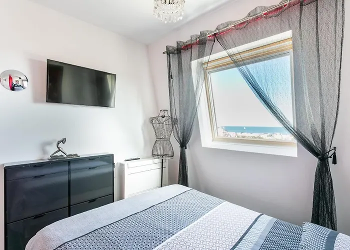 아파트 Sea View Port Nature 5 *